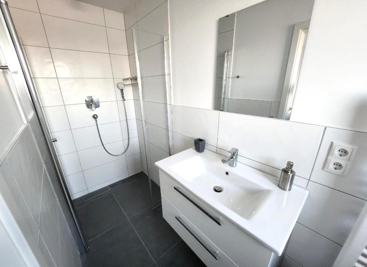 Modernes Apartment Mit Wifi, Aufzug & Kostenlos Parken El-Living Augsburg Kültér fotó